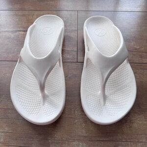 Hurley Men's Injection Flip-Flop White/Cream Color Size 10